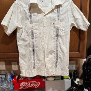 Texas Standard Tejas guayabera size Medium